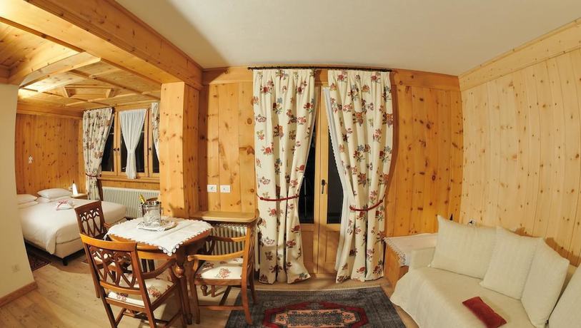 Imagen de la habitación del Hotel Baita Fiorita. Foto 17