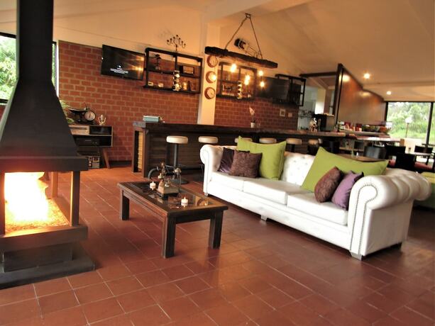 Imagen de los interiores del Hotel Bambu Inn. Foto 16