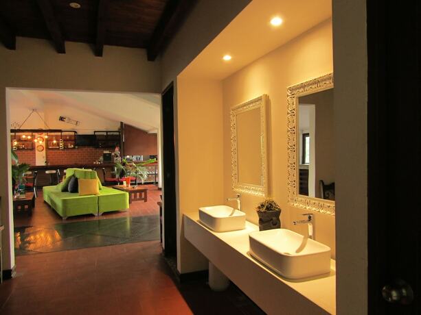 Imagen de los interiores del Hotel Bambu Inn. Foto 17