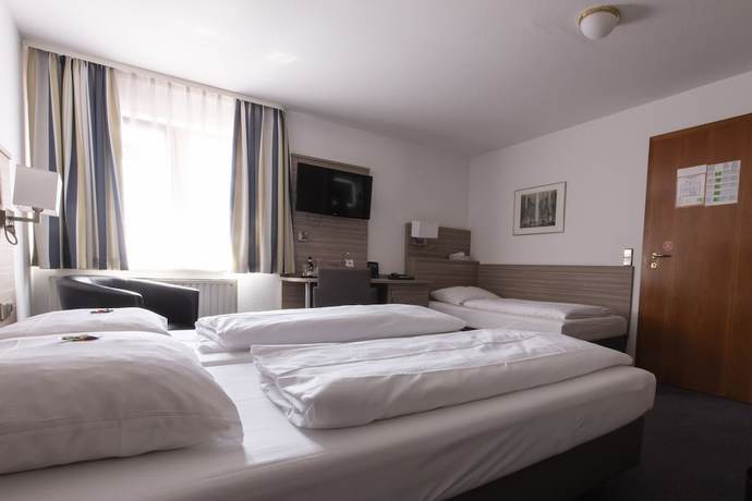 Imagen de la habitación del Hotel B&auml;r Sinsheim. Foto 3