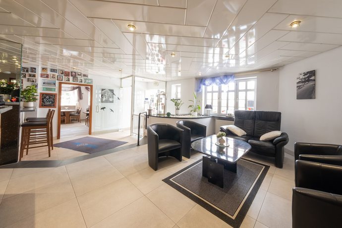 Imagen de los interiores del Hotel B&auml;r Sinsheim. Foto 14
