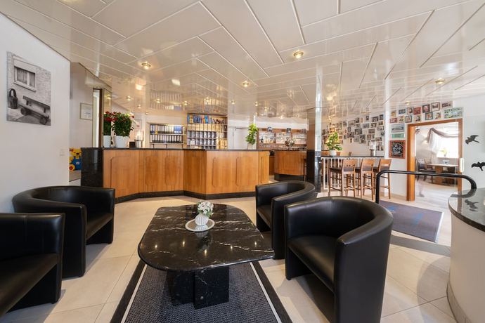 Imagen de los interiores del Hotel B&auml;r Sinsheim. Foto 16