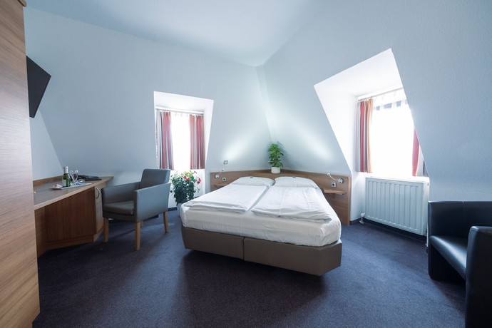 Imagen de la habitación del Hotel B&auml;r Sinsheim. Foto 12