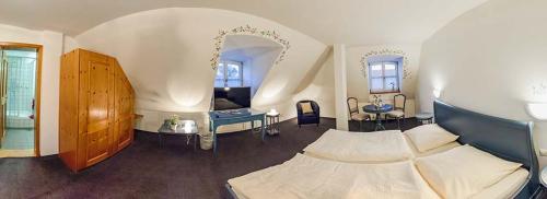 Imagen de la habitación del Hotel Bayernhof. Foto 5