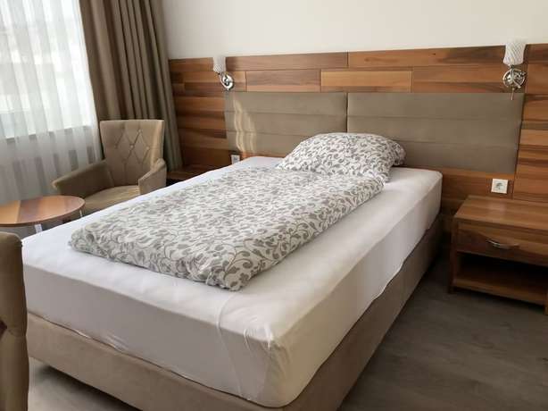 Imagen de la habitación del Hotel Bayrischer Hof. Foto 3