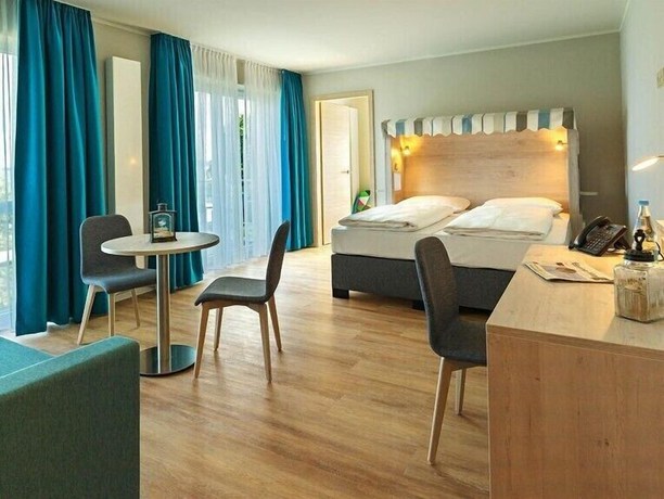 Imagen de la habitación del Hotel BeachSide. Foto 7