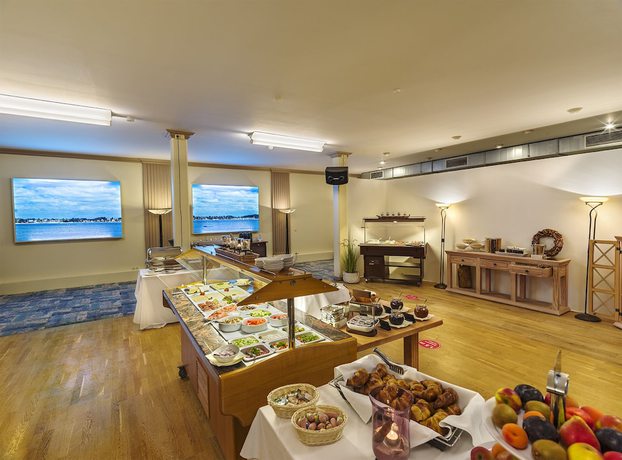 Imagen del bar/restaurante del Hotel BeachSide. Foto 5