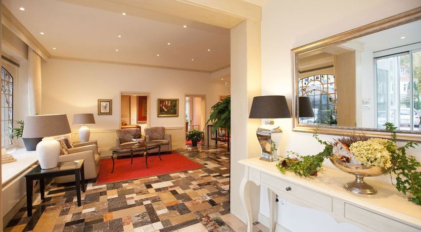 Imagen de los interiores del Hotel Becker. Foto 12