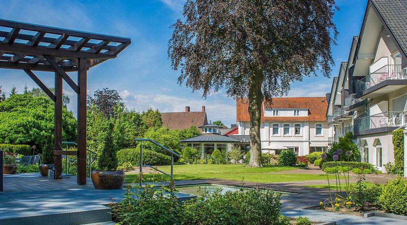 Imagen de los exteriores del Hotel Becker. Foto 9