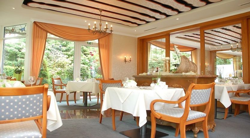 Imagen del bar/restaurante del Hotel Becker. Foto 4