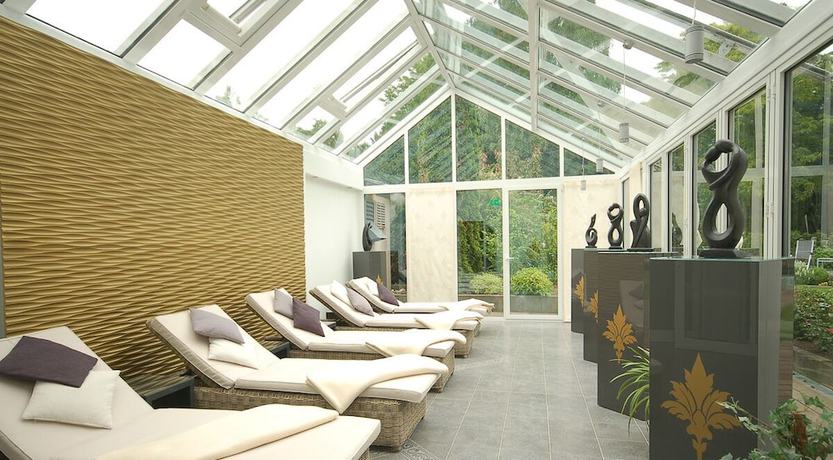 Imagen de la piscina del Hotel Becker. Foto 20