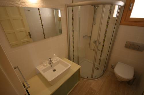 Imagen de la habitación del Hotel Begonvil. Foto 5