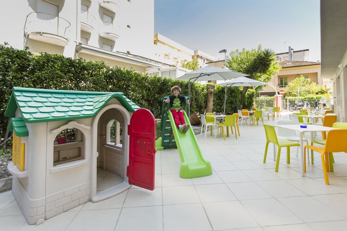 Imagen de los exteriores del Hotel Belsoggiorno. Foto 18