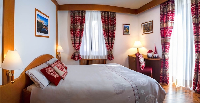 Imagen de la habitación del Hotel Belvedere, San Martino di Castrozza. Foto 14