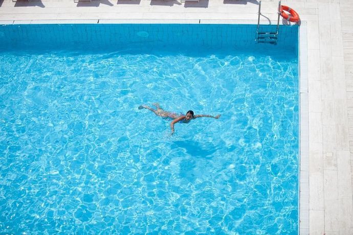 Imagen de la piscina del Hotel Belvedere, Villa Rosa. Foto 15