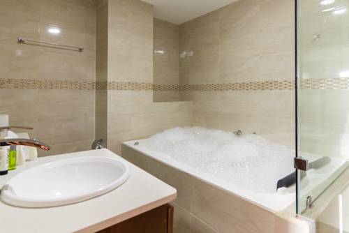 Imagen de la habitación del Hotel Benjamar. Foto 4