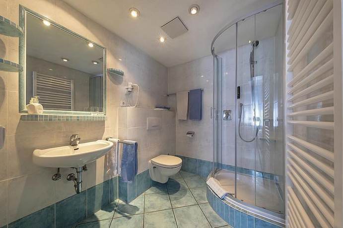 Imagen de la habitación del Hotel Bergfried. Foto 9