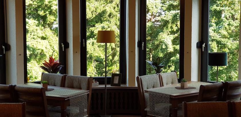 Imagen del bar/restaurante del Hotel Berghof, Nieheim. Foto 2