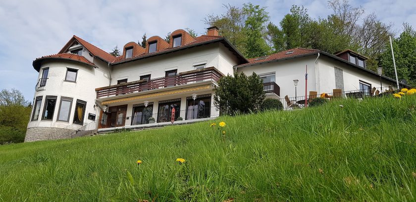 Imagen de los exteriores del Hotel Berghof, Nieheim. Foto 14