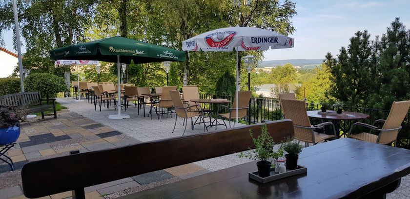 Imagen de los exteriores del Hotel Berghof, Nieheim. Foto 16