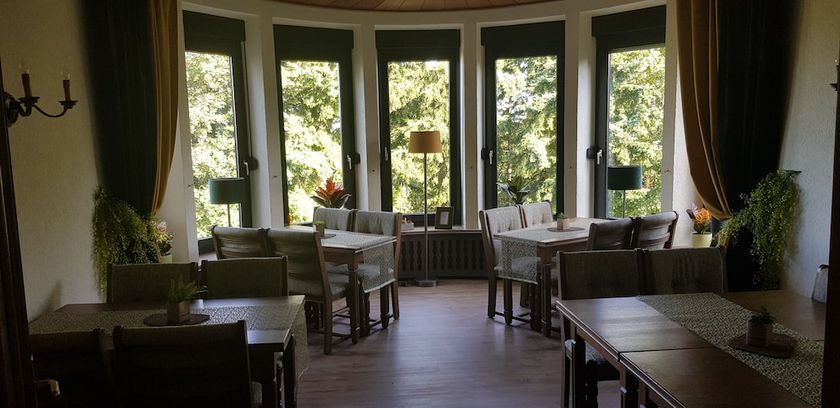 Imagen del bar/restaurante del Hotel Berghof, Nieheim. Foto 7