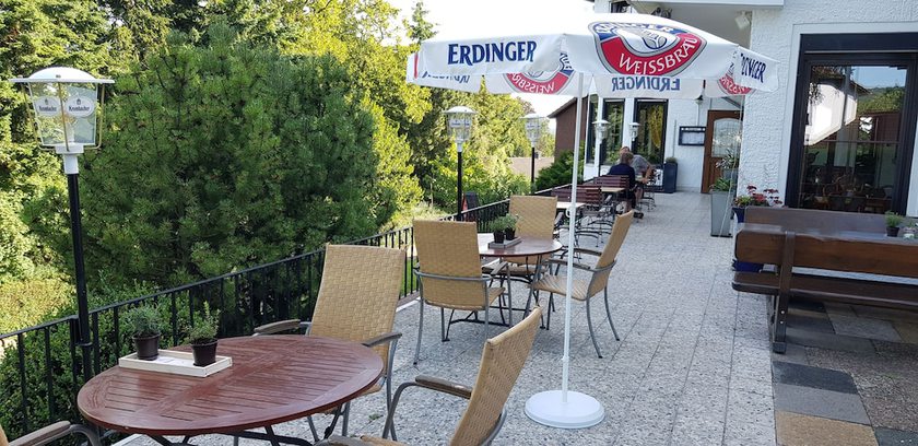 Imagen de los exteriores del Hotel Berghof, Nieheim. Foto 18