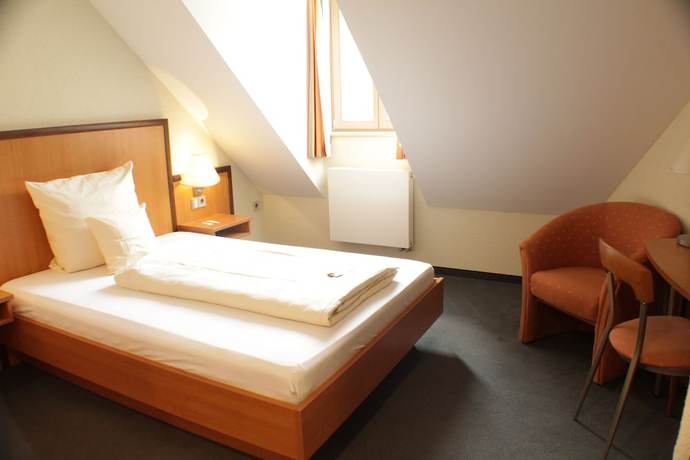 Imagen de la habitación del Hotel Blauer Wolf. Foto 17