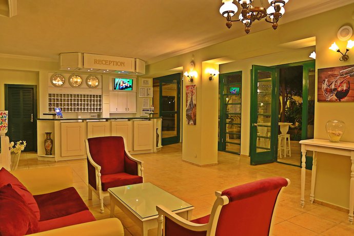 Imagen de los interiores del Hotel Bleu Nuit Bodrum. Foto 19