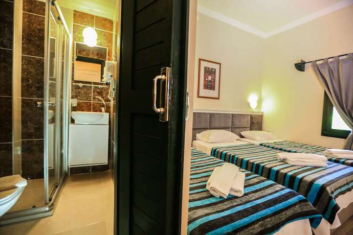 Imagen de la habitación del Hotel Bleu Nuit Bodrum. Foto 16
