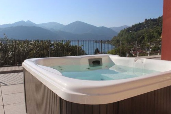 Imagen de la piscina del Hotel Bocciolo. Foto 19