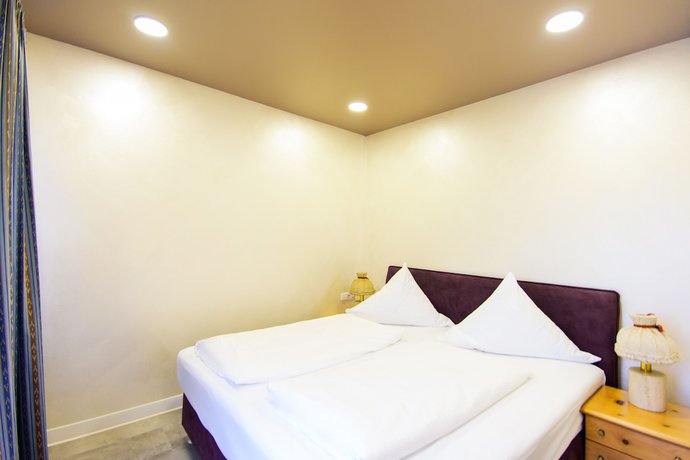 Imagen de la habitación del Hotel Bohn. Foto 10