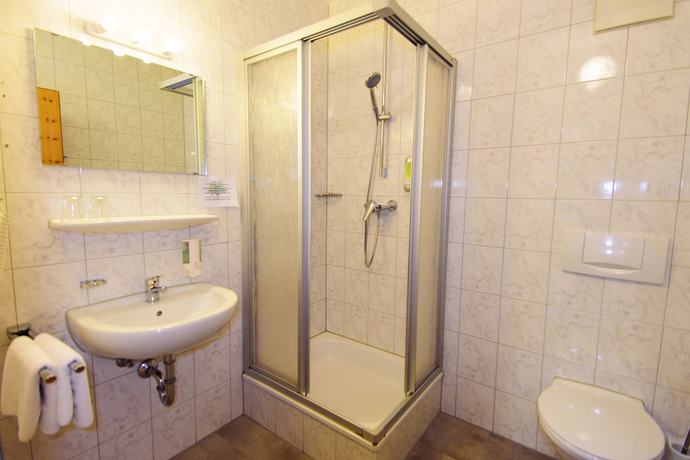 Imagen de la habitación del Hotel Bohn. Foto 13
