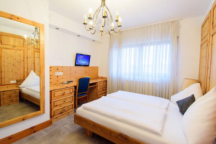 Imagen de la habitación del Hotel Bohn. Foto 17