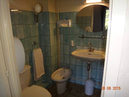 Imagen de la habitación del Hotel Bon Accueil. Foto 6