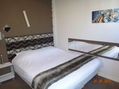 Imagen de la habitación del Hotel Bon Accueil. Foto 7