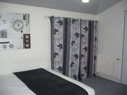 Imagen de la habitación del Hotel Bon Accueil. Foto 16