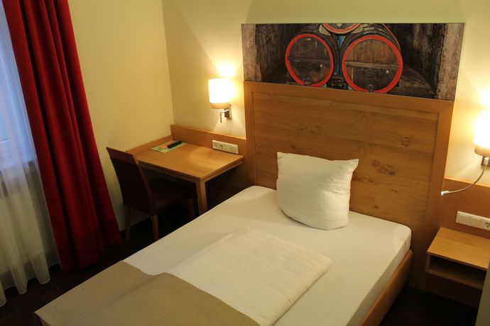 Imagen de la habitación del Hotel Brauereigasthof Amberger. Foto 11