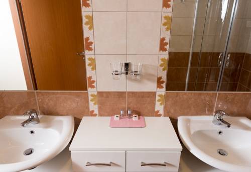 Imagen de la habitación del Hotel Breitenlee. Foto 7