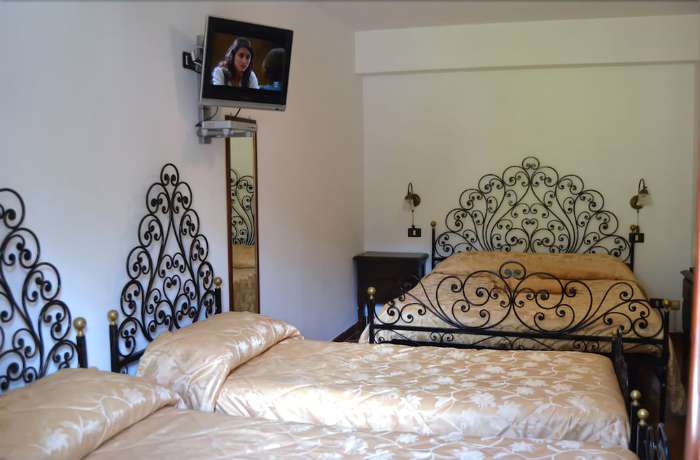Imagen de la habitación del Hotel Bucaneve. Foto 15