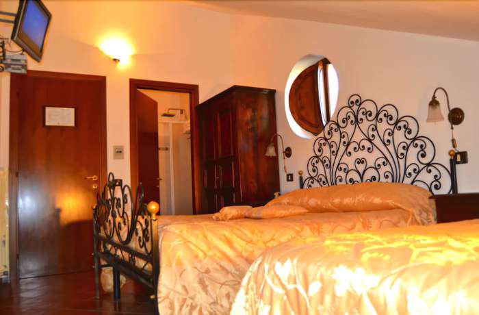 Imagen de la habitación del Hotel Bucaneve. Foto 16