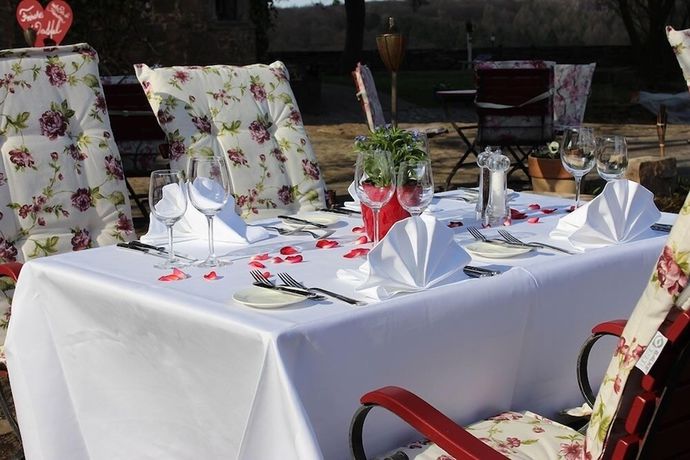 Imagen de los exteriores del Hotel Burg Trendelburg. Foto 13