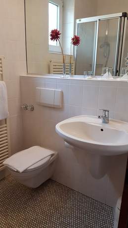 Imagen de la habitación del Hotel Burg Waldau. Foto 8