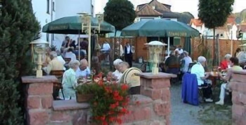 Imagen del bar/restaurante del Hotel Burg Waldau. Foto 2