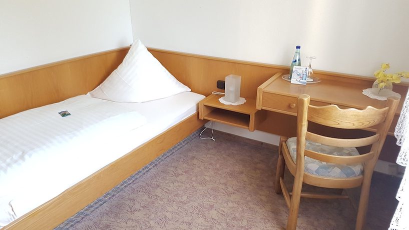 Imagen de la habitación del Hotel Burg Waldau. Foto 11