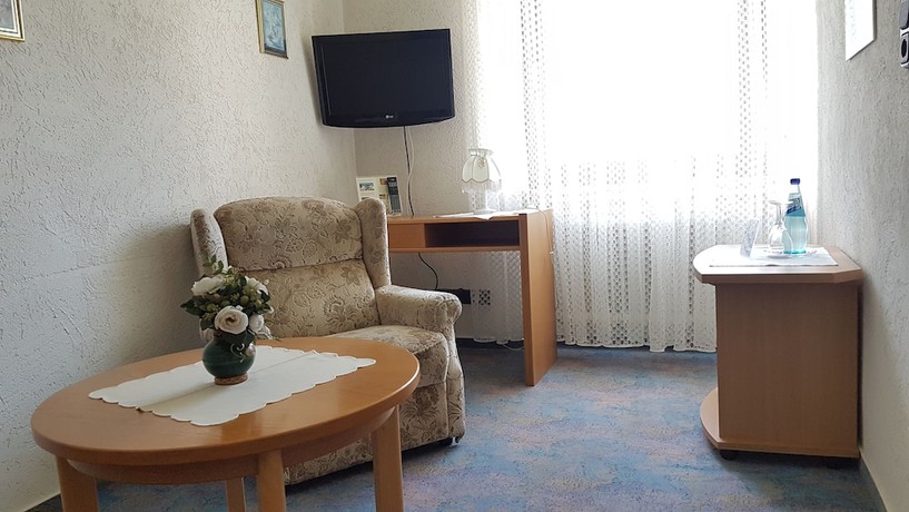 Imagen de la habitación del Hotel Burg Waldau. Foto 15