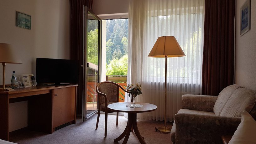 Imagen de la habitación del Hotel Burg Waldau. Foto 17