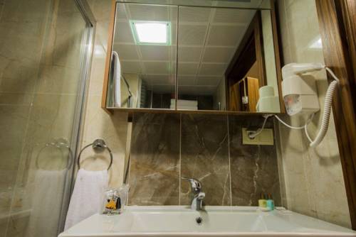 Imagen de la habitación del Hotel Business Han. Foto 2