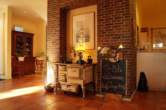 Imagen de los interiores del Hotel Butjadinger Hof. Foto 19