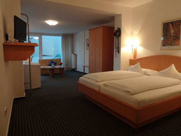 Imagen de la habitación del Hotel B&uuml;rgerbr&auml;u. Foto 14