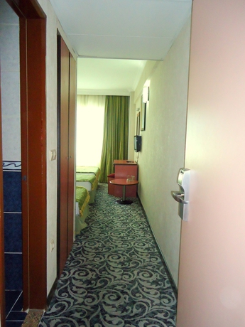 Imagen de la habitación del Hotel Büyük Paris. Foto 11